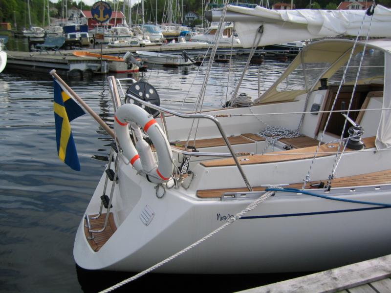Harald Wiman. Båten är Orustbygge från 1996