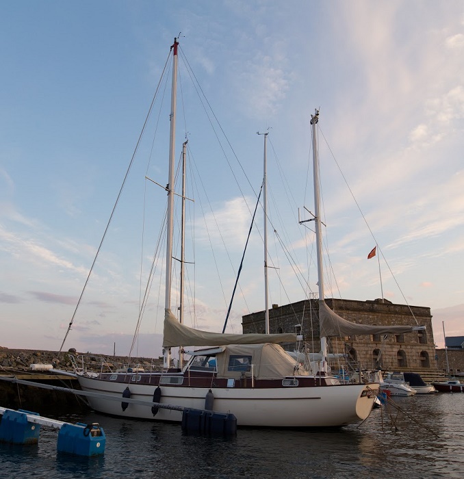 oc 35 sailboat